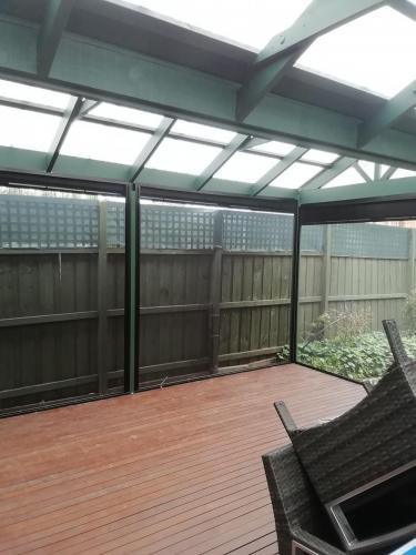 Pleated retractable flyscreen